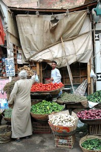 stragan z owocami w Egipcie