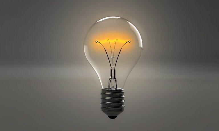 Jak zmniejszyć koszty energii w firmie i domu?
